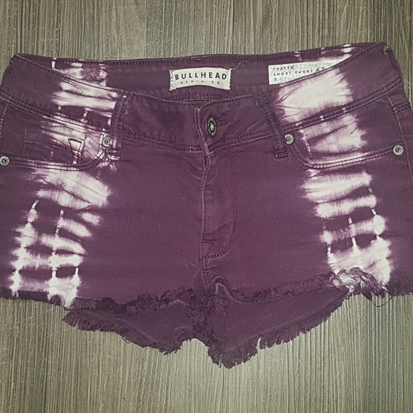 Bullhead Pants - Bullhead Women's Purple Tie-Dye Jean Shorts